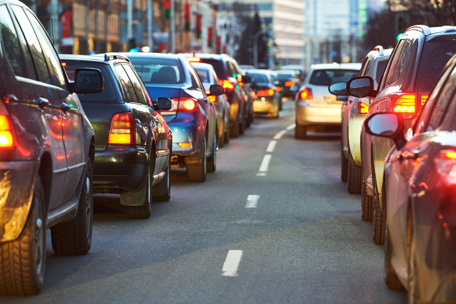 What Drivers Need to Know About Defensive Driving in Dense Urban Traffic